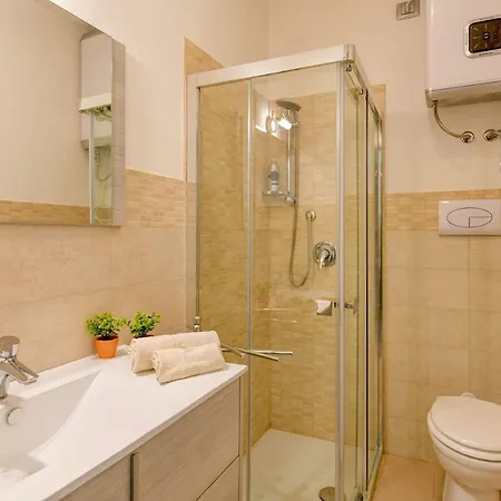 Апартаменты Casa Nadia Тиньяле