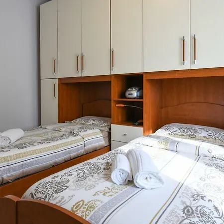 Casa Nadia Апартаменты Тиньяле